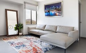 Spacious 2 Bedroom Apartment With Beautiful Sunset
